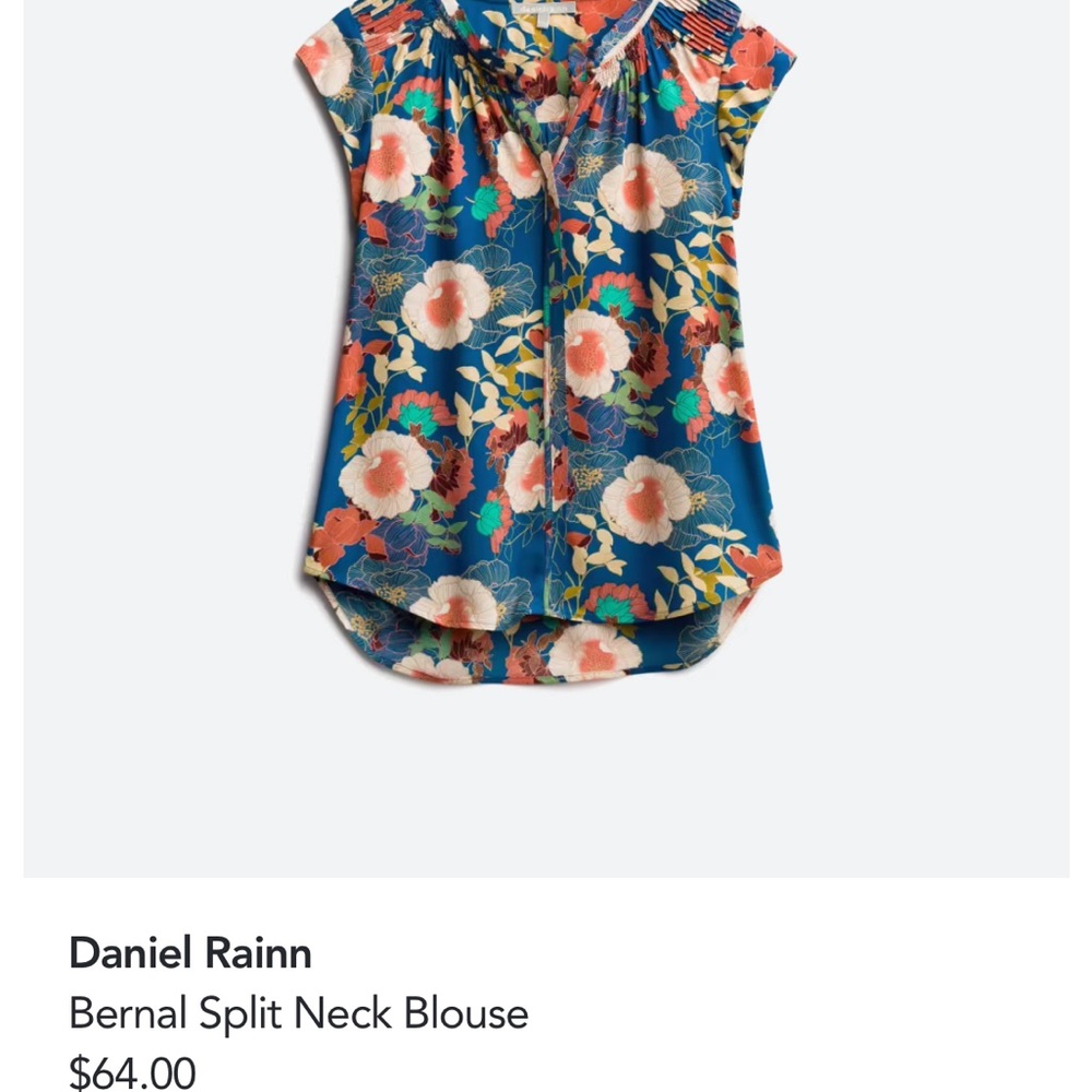 Size M. Top. Pretty details. EUC.